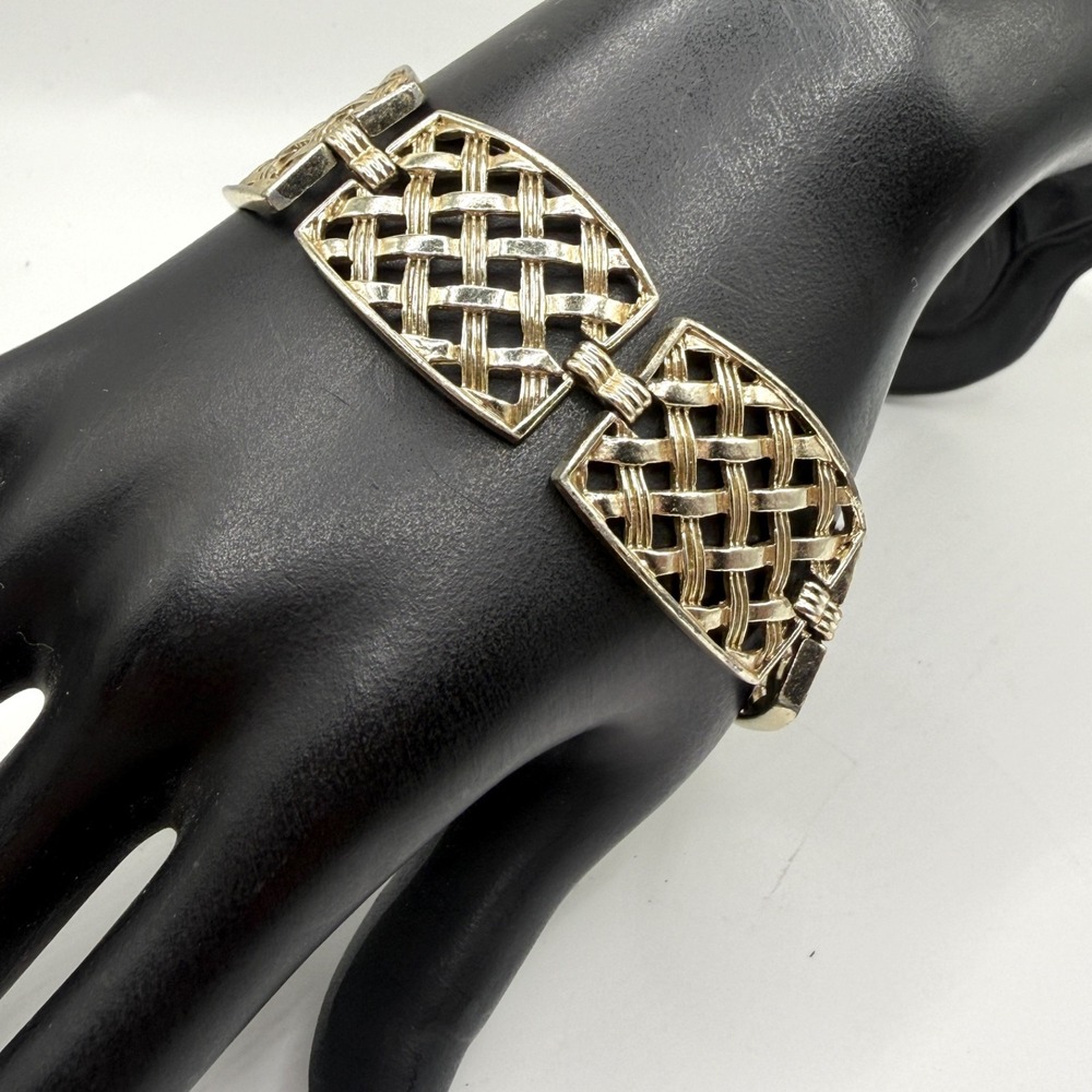 Vintage Sarah Coventry Gold Tone Link Bracelet Woven Lattice Panels 7"
